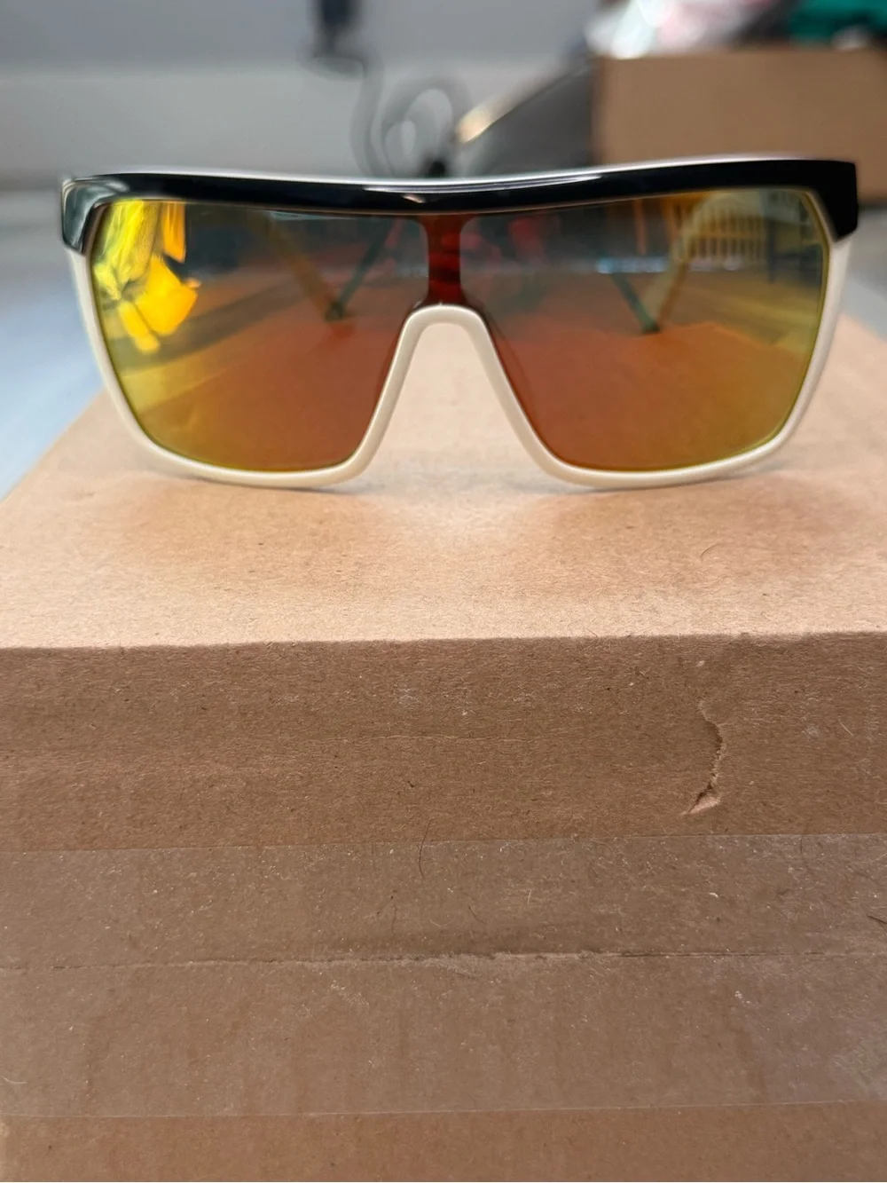 Spy Optics Flynn White w/Gold Mirrored Lens